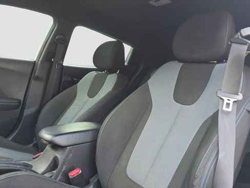 Used 2019 Hyundai Veloster 2.0 FWD image 6