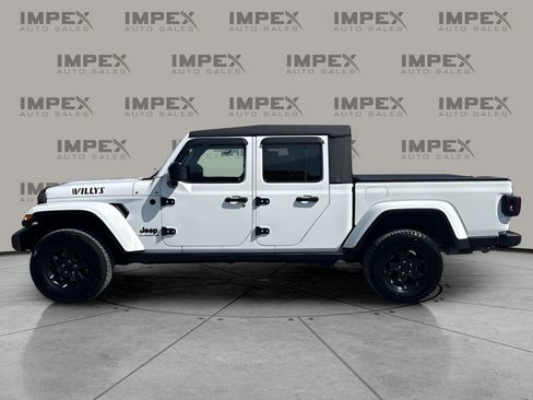 Used 2021 Jeep Gladiator Sport AWD/4WD image 2