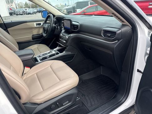 Used 2020 Ford Explorer XLT w/ Equipment Group 202A image 29