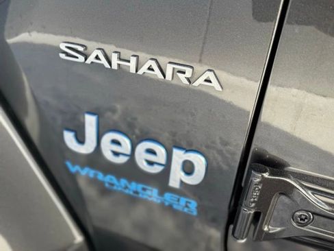 Used 2021 Jeep Wrangler Unlimited Sahara 4xe image 40