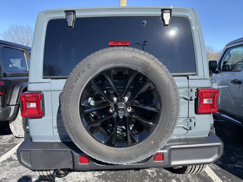 Certified 2025 Jeep Wrangler Sahara image 6