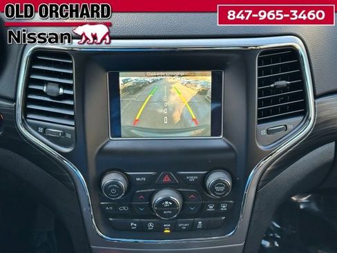 Used 2020 Jeep Grand Cherokee Laredo image 15