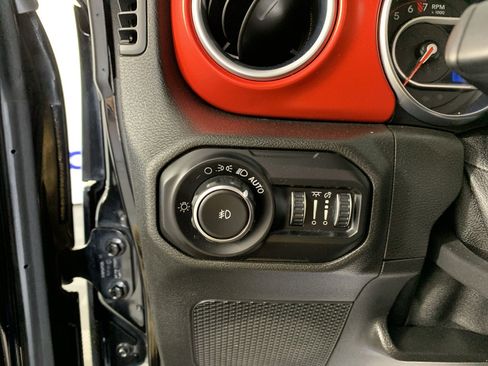 Used 2020 Jeep Wrangler Rubicon AWD/4WD image 16