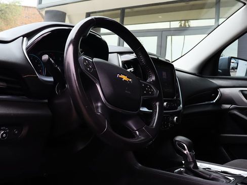 Used 2021 Chevrolet Traverse LT FWD image 42