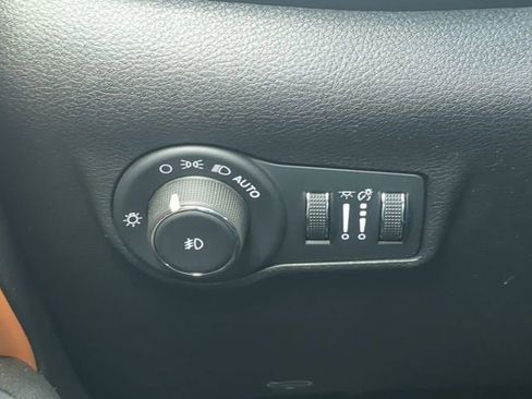 Used 2025 Jeep Compass Limited w/ Elite Group AWD/4WD image 26