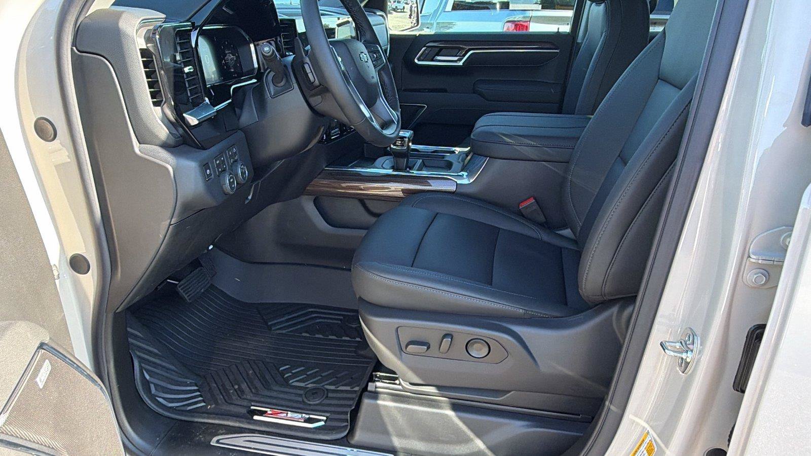 New 2026 Chevrolet Silverado 1500 RST w/ RST All Star Premium Package AWD/4WD image 16
