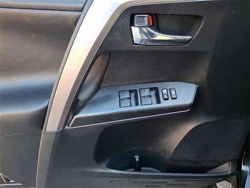 Used 2016 Toyota RAV4 XLE image 14