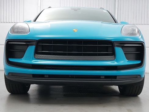 Used 2022 Porsche Macan w/ Premium Package Plus image 10