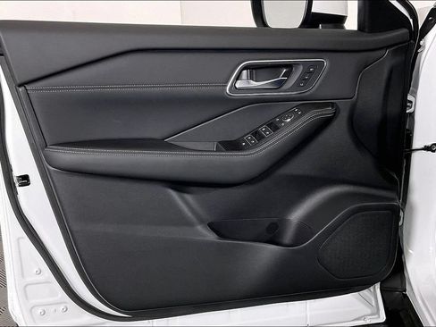 New 2026 Nissan Rogue Platinum AWD/4WD image 32