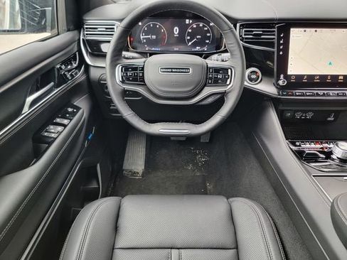 New 2026 Jeep Grand Wagoneer Summit AWD/4WD image 31