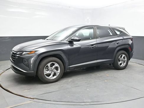 Used 2022 Hyundai Tucson SE AWD/4WD image 3