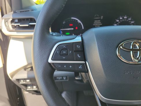 Used 2021 Toyota Sienna XLE AWD/4WD image 30