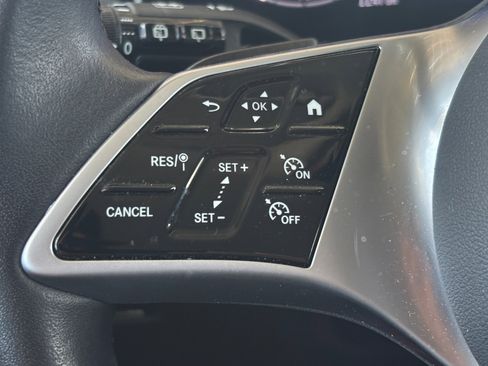 Used 2024 Mercedes-Benz GLC 300 image 11