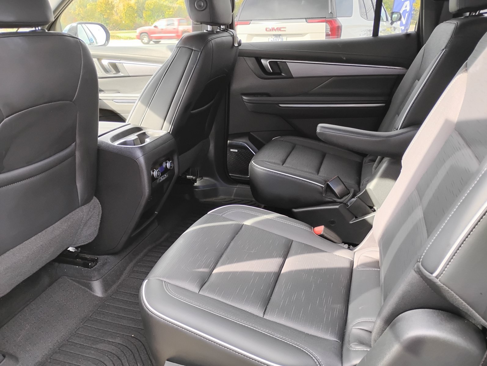 Used 2025 Buick Enclave Sport Touring FWD image 25