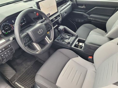 Used 2025 Toyota Tacoma TRD Off-Road w/ TRD Off Road Upgrade Package image 10