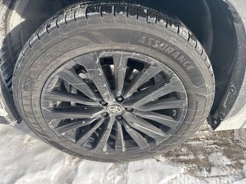 Used 2023 Toyota Highlander L image 7