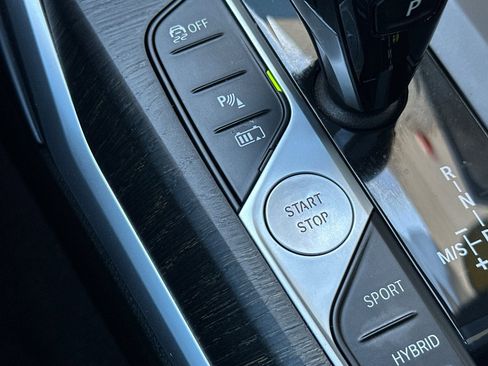 Used 2021 BMW 330e w/ Convenience Package image 22