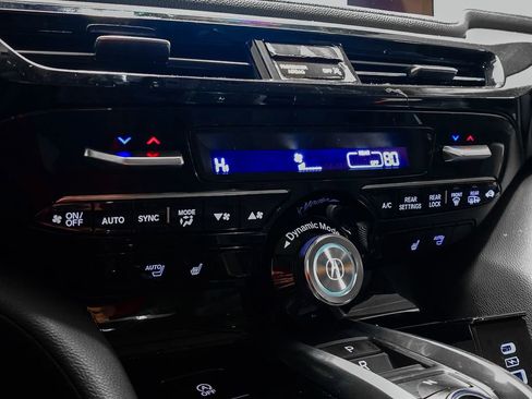 Used 2025 Acura MDX SH-AWD image 29