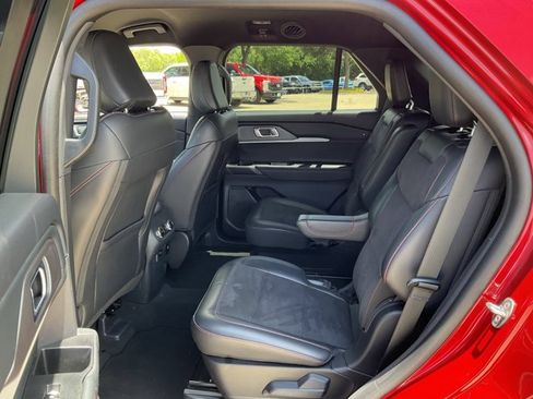 Used 2025 Ford Explorer ST AWD/4WD image 9