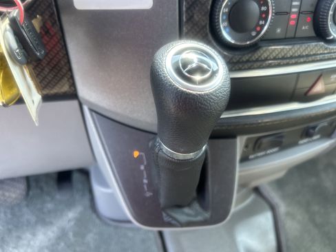 Used 2015 Mercedes-Benz Sprinter 3500 image 26