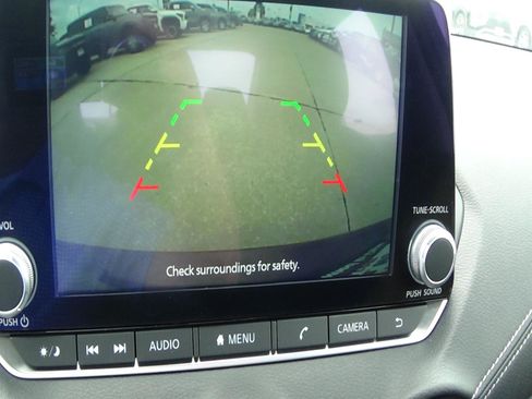 Used 2025 Nissan Sentra SV FWD image 29