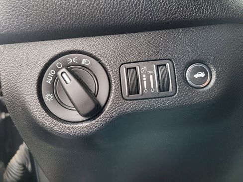 Used 2019 Dodge Challenger SRT Hellcat Redeye image 23