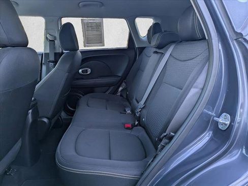 Used 2016 Kia Soul + image 18
