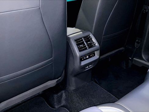 Used 2025 Volkswagen Tiguan SEL R-Line AWD/4WD image 34