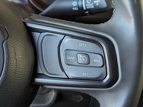 Used 2023 Jeep Gladiator Sport image 25