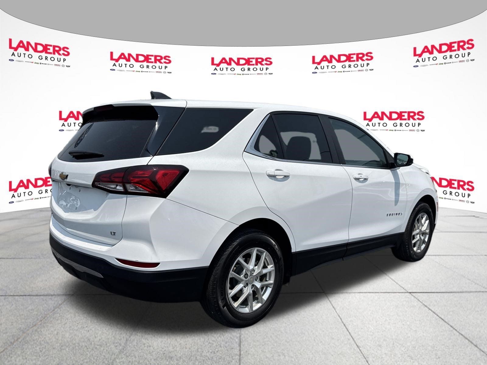 Used 2023 Chevrolet Equinox LT FWD image 3