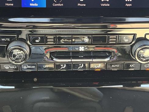 Certified 2024 Jeep Grand Cherokee L Limited image 23