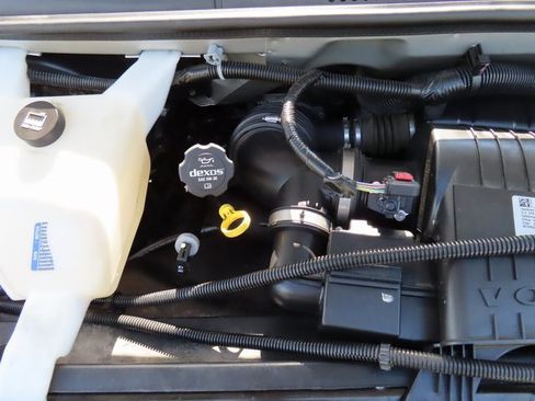 Used 2017 Chevrolet Express 2500 image 34