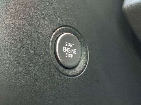 Certified 2021 Volkswagen ID.4 Pro S w/ Gradient Package image 32