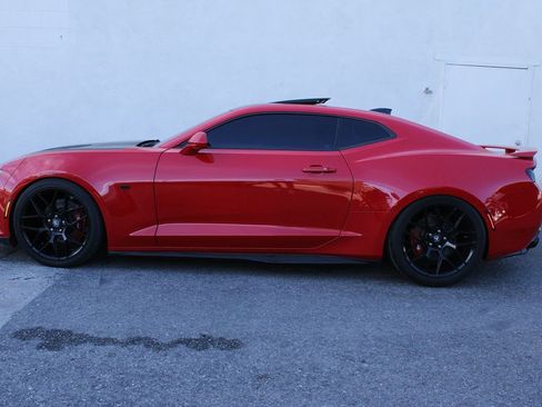 Used 2017 Chevrolet Camaro SS image 9