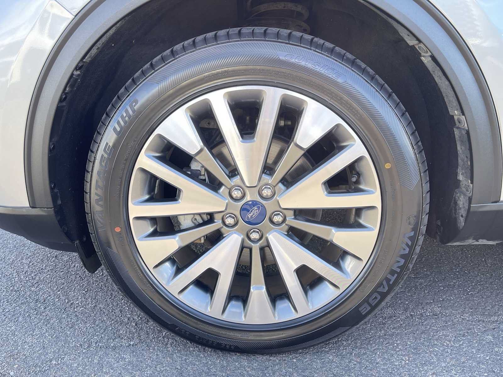 Used 2022 Ford Escape Titanium AWD/4WD image 17