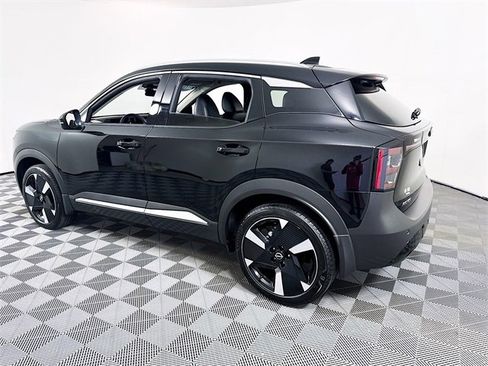 Certified 2025 Nissan Kicks SR image 21