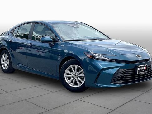 Used 2025 Toyota Camry LE FWD image 3