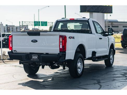 New 2026 Ford F250 XL w/ F-250 >10K GVWR Package AWD/4WD image 4