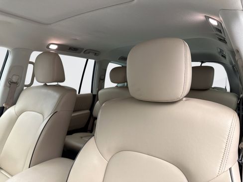 Used 2022 Nissan Armada SV w/ SV Appearance Package image 10