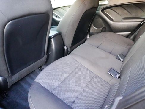 Used 2018 Kia Forte LX image 19