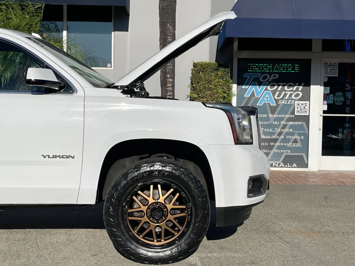 Used 2017 GMC Yukon SLE w/ SLE Value Package AWD/4WD image 35