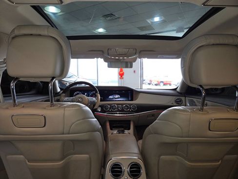 Used 2019 Mercedes-Benz S 560 Sedan image 25