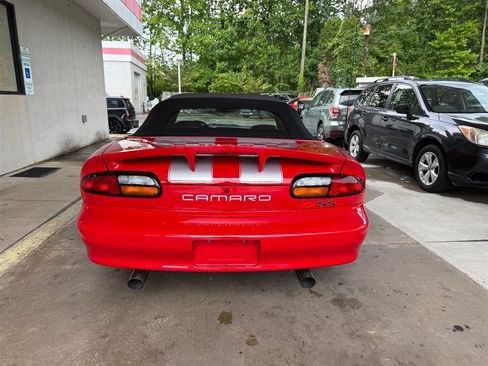 Used 2002 Chevrolet Camaro Z28 w/ SS Performance/Appearance Pkg RWD image 16