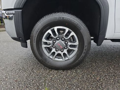 Certified 2025 GMC Sierra 3500 SLT w/ X31 Off-Road Package image 36