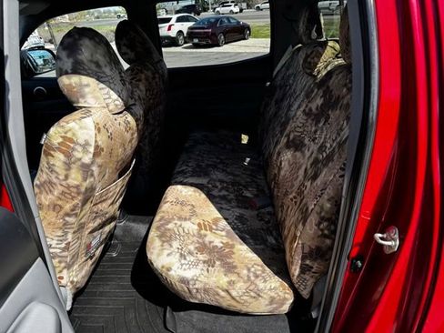 Used 2015 Toyota Tacoma 4x4 Double Cab w/ TRD Off-Road Package image 9