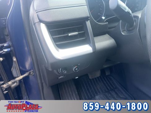 Used 2022 GMC Terrain SLE w/ Driver Convenience Package FWD image 17
