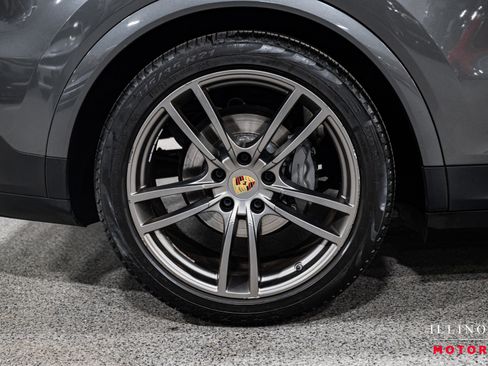 Used 2019 Porsche Cayenne S image 12