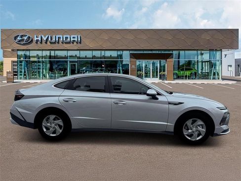 New 2026 Hyundai Sonata SE FWD image 9