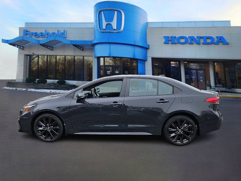 Used 2023 Toyota Corolla SE w/ Carpet Mat Package (TMS) image 4