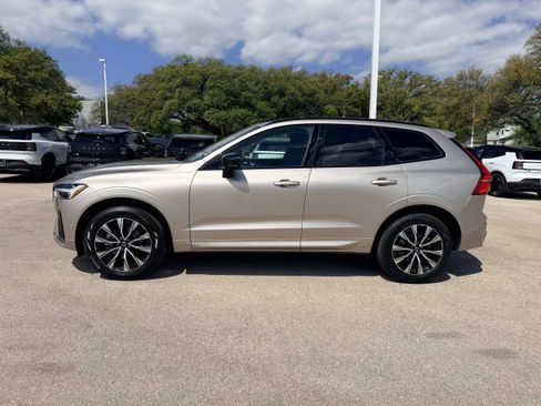 Certified 2025 Volvo XC60 B5 Plus image 3